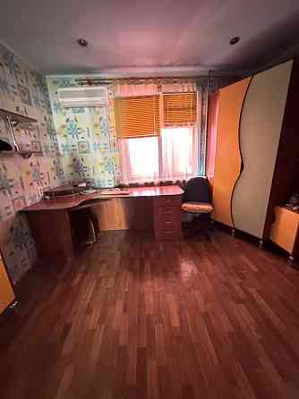 Продаётся 3-комнатная квартира квартал Южный Луганск