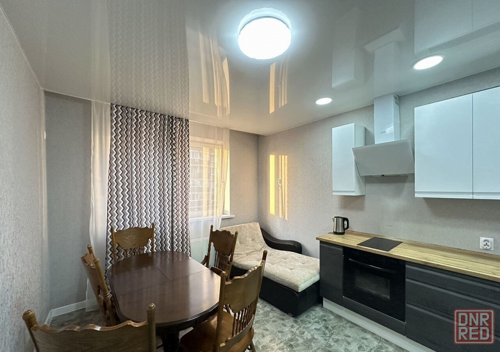 Сдаю двухкомнатную квартиру 59.0 м² этаж 3/9 город Донецк, Ленинский район, Ленинский район, Цирк Донецк - изображение 1