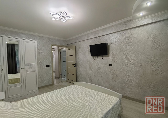 Сдаю двухкомнатную квартиру 54.0 м² этаж 2/5 город Донецк, Калининский район, Проспект Ильича Донецк - изображение 2