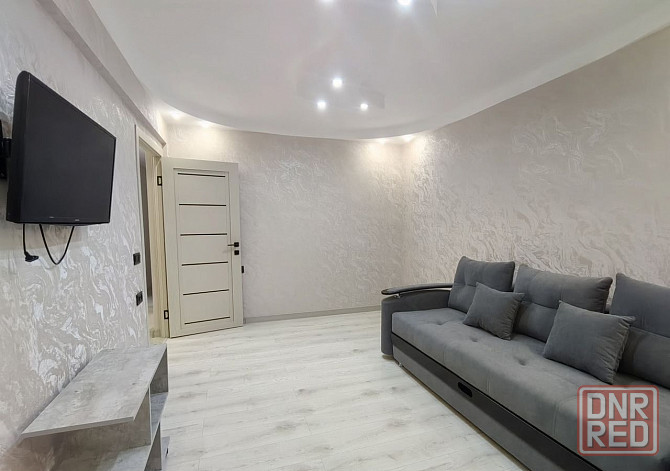 Сдаю двухкомнатную квартиру 54.0 м² этаж 2/5 город Донецк, Калининский район, Проспект Ильича Донецк - изображение 1