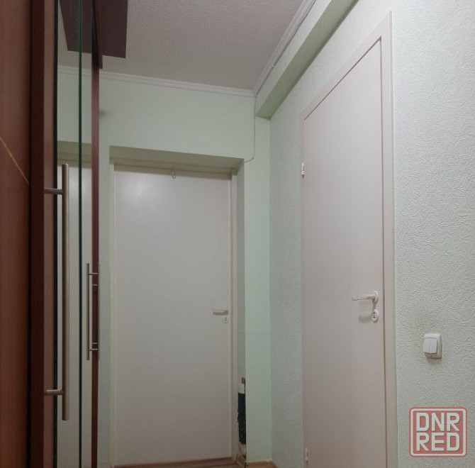 Сдаётся чистая уютная 1комнатная квартира в Ленинском районе, улица Куйбышева Донецк - изображение 3