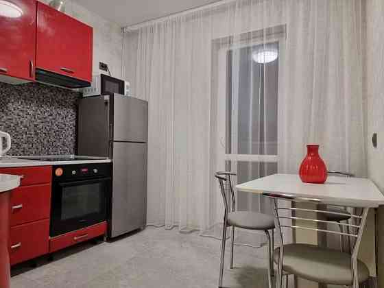 Сдам однокомнатную квартиру в Донецке по проспекту Комсомольский, ориентир филармония и Набережная. Донецк