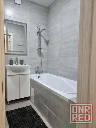 Сдам однокомнатную квартиру в Донецке по проспекту Комсомольский, ориентир филармония и Набережная. Донецк - изображение 4