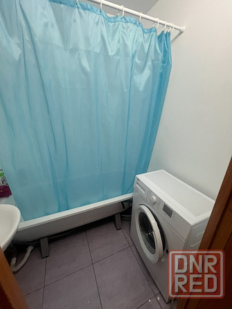 Сдаётся однокомнатная, просторная студия.Удобное расположение. Центр! Донецк - изображение 2