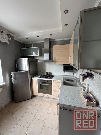 Сдам 2х комнатную квартиру Ворошиловский район, Набережная, Дом быта Кальмиус Донецк - изображение 1