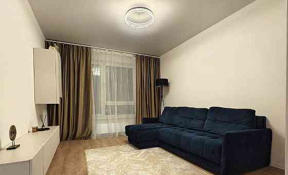 Сдаю двухкомнатную квартиру в Ворошиловском районе Донецка. Ориентир: ул. Набережная. Донецк