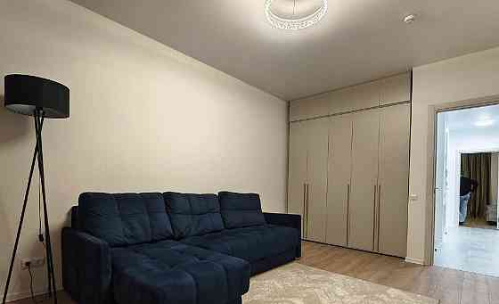 Сдаю двухкомнатную квартиру в Ворошиловском районе Донецка. Ориентир: ул. Набережная. Донецк