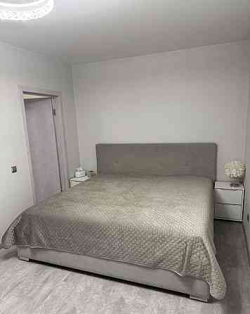 Сдаю двухкомнатную квартиру-студию 56.0 м² этаж 3 город Донецк, Ленинский район, ориентир Цирк Донецк