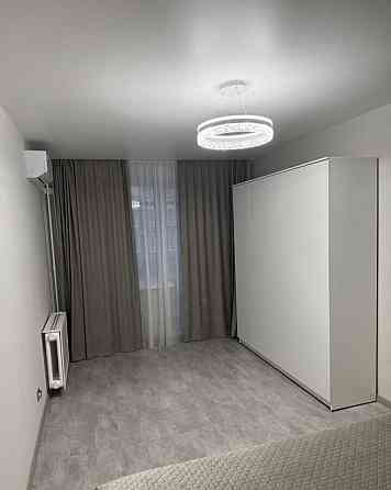 Сдаю двухкомнатную квартиру-студию 56.0 м² этаж 3 город Донецк, Ленинский район, ориентир Цирк Донецк