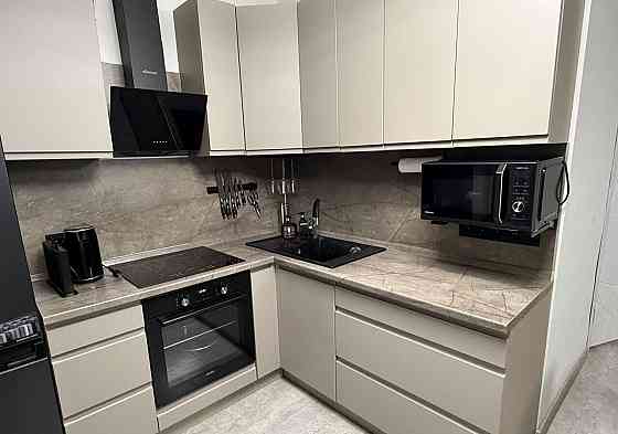 Сдаю двухкомнатную квартиру-студию 56.0 м² этаж 3 город Донецк, Ленинский район, ориентир Цирк Донецк