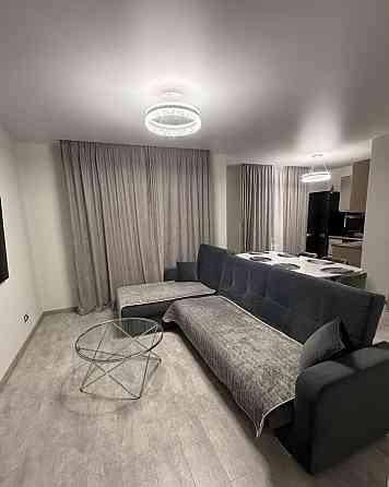 Сдаю двухкомнатную квартиру-студию 56.0 м² этаж 3 город Донецк, Ленинский район, ориентир Цирк Донецк