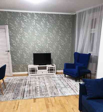 Сдаю двухкомнатную квартиру в Куйбышевском районе Донецка. Ориентир: Площадь бакинских комиссаров. Донецк