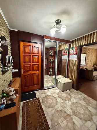 Продаётся 3-х к. кв., ул. Ельницкая , рядом школа 139 и больница 9 Донецк