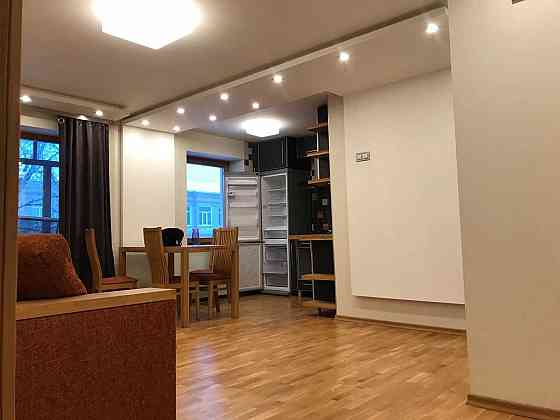 Сдается: Трёхкомнатная квартира Этаж: 4/5 Район: Киевский Донецк