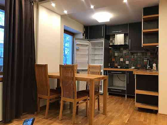 Сдается: Трёхкомнатная квартира Этаж: 4/5 Район: Киевский Донецк