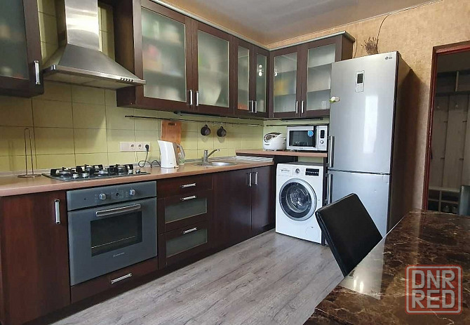 Сдается двушкa (56 кв.м) в развитом paйоне в центре Донецка, ориентир улица Щорса, пересечение с Теа Донецк - изображение 2