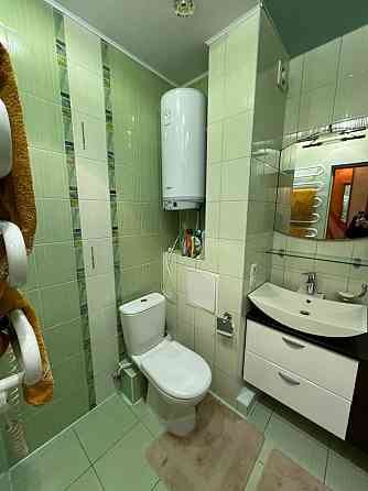 Сдается 2-ая квартира Район: Киевский Рядом магазины,школы,садики и очень удобная транспортная развя Донецк