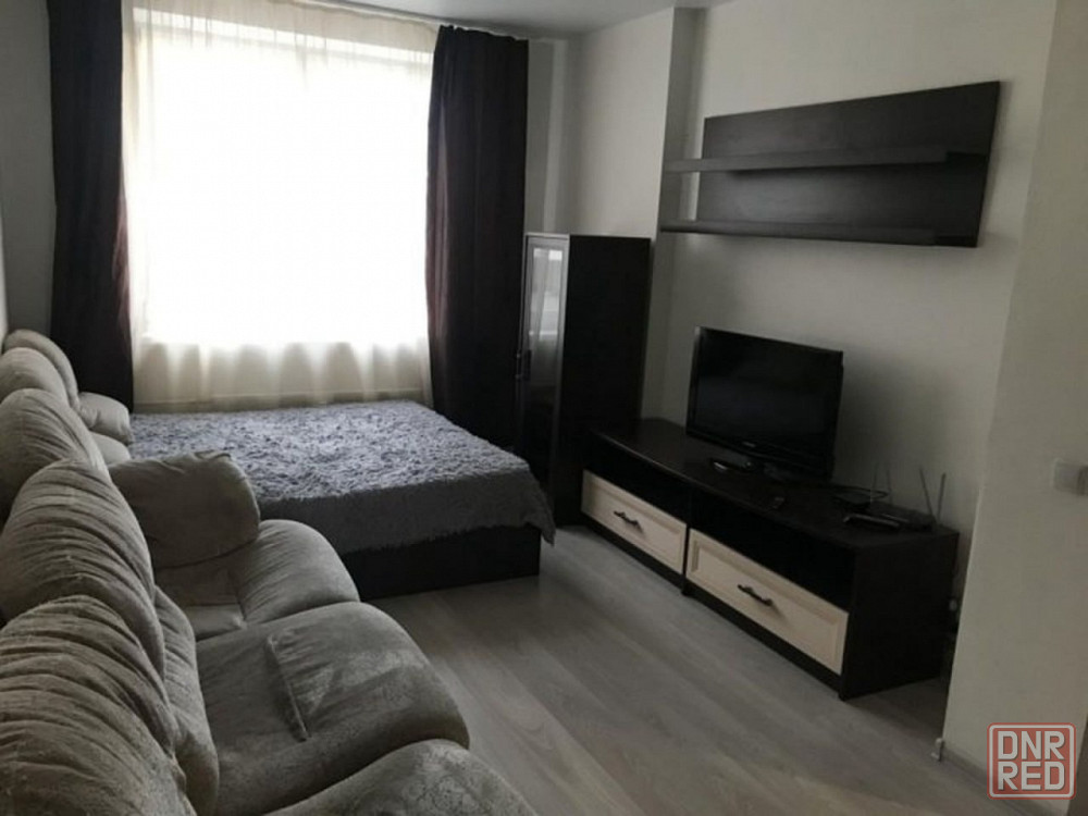 Сдам отличную 1-комнатную квартиру 55 м2 Буденовский район (Цветочный) Донецк - изображение 1