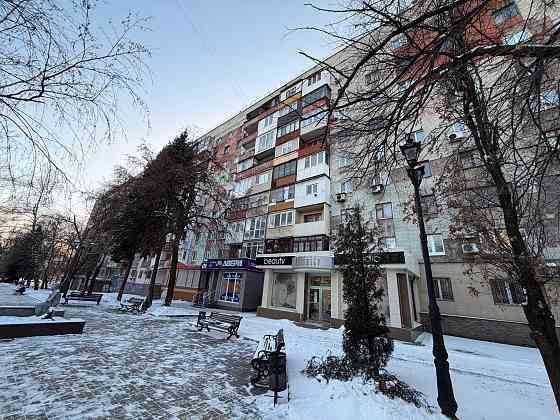 Продам 2-х комн. кв., 9/9 эт., 54 м.кв. - Макеевка-центр, м-н Центральный Макеевка