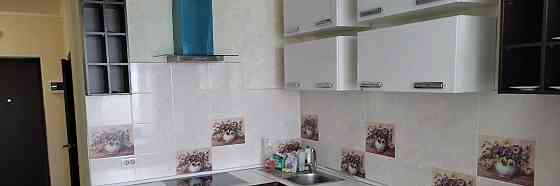 Самый центр Сдам 2к 50кв по ул. 25 лет Ркка, Ворошиловский район, 2 этаж. Донецк