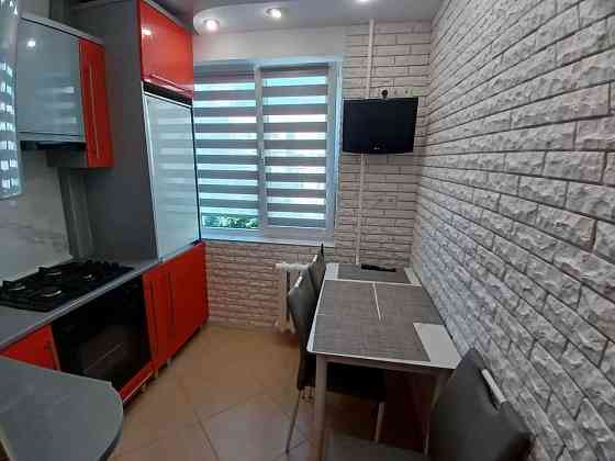 Сдаётся 2-ая квартира Район: Ворошиловский Ориентир: ул.25 лет , гастроном "Москва" Донецк