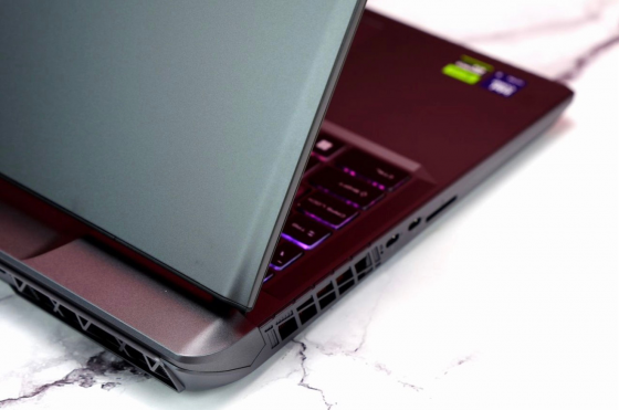 Новый Msi Vector 16.1 24Ядра 240Ghz 1Tb rtx 5080 Донецк