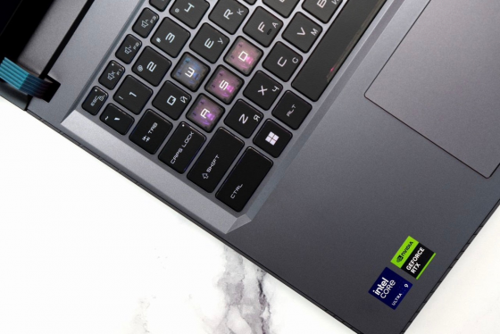 Новый Msi Vector 16.1 24Ядра 240Ghz 1Tb rtx 5080 Донецк