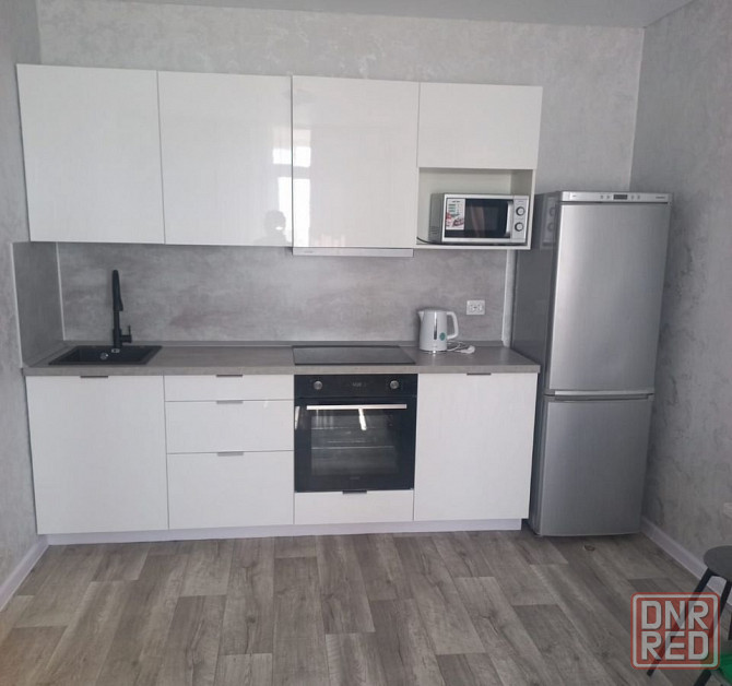 сдаю однокомнатную квартиру 46.0 м² этаж 7/9, город Донецк, Калининский район, Бульвар Шахтостроител Донецк - изображение 2