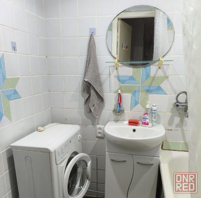 Сдаю трехкомнатную квартиру 63 м² этаж 4/9. город Донецк, Будённовский район, ул. Независимости. Донецк - изображение 1