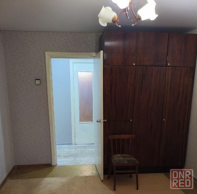 Сдаю трехкомнатную квартиру 63 м² этаж 4/9. город Донецк, Будённовский район, ул. Независимости. Донецк - изображение 3