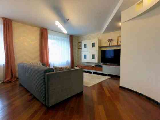 Сдам роскошную трёхкомнатную квартиру в Калининском районе Донецка Донецк