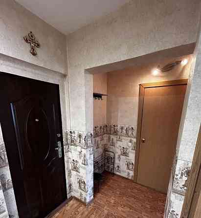 Сдам однокомнатную квартиру в Буденовском районе с неплохим ремонтом, просторные комнаты и большая л Донецк