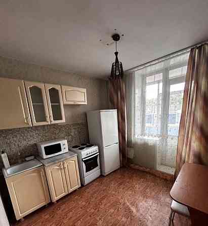 Сдам однокомнатную квартиру в Буденовском районе с неплохим ремонтом, просторные комнаты и большая л Донецк