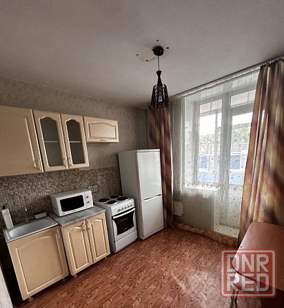 Сдам однокомнатную квартиру в Буденовском районе с неплохим ремонтом, просторные комнаты и большая л Донецк - изображение 3