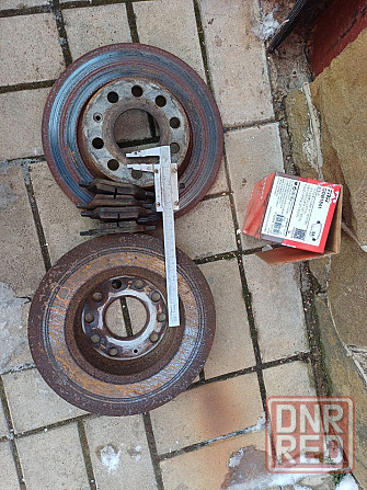 Продам комплект задних тормозных дисков и колодок для Шкоды Октавия А5 Донецк - изображение 1