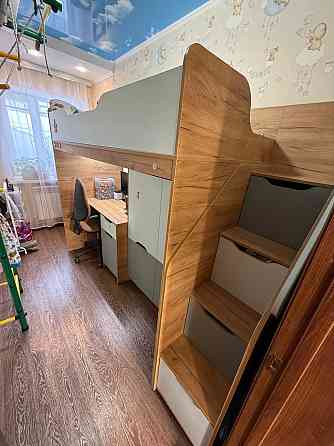 Двухъярусная кровать с компьютерным столом и шкафом Макеевка