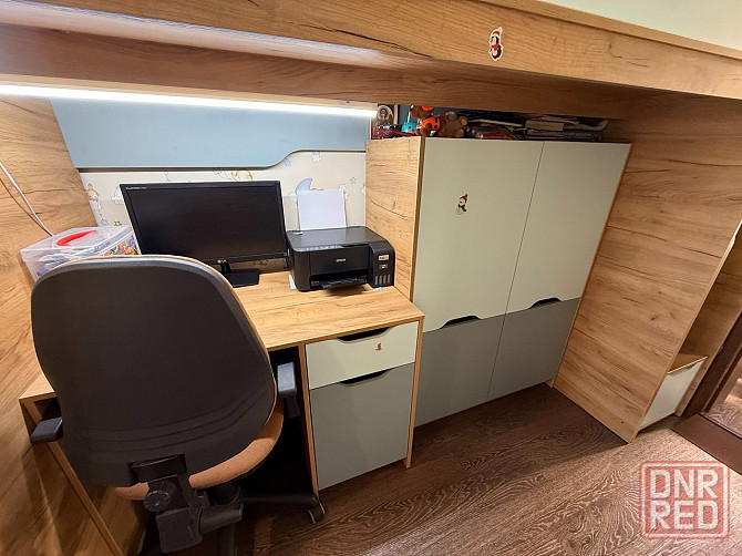 Двухъярусная кровать с компьютерным столом и шкафом Макеевка - изображение 1