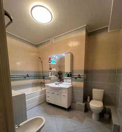 Сдается: Двухкомнатная квартира Театральный проспект Этаж: 2/5 Район: Ворошиловский Донецк