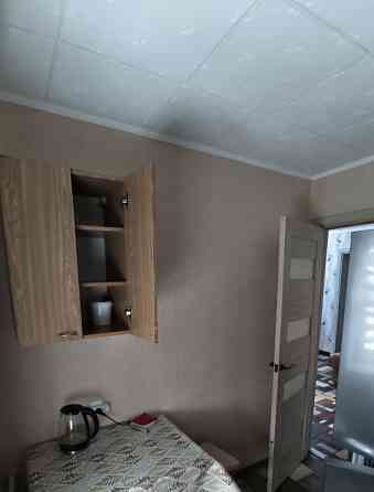 Район: Ленинский Ориентир: Солнечный Опрятная двухкомнатная квартира, находится на 3 этаже 5-ти этаж Донецк