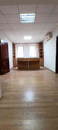 Сдам офис 350 м² в Калининском районе. Кабинетная система Ремонт Мебель Накопительный бак. Парковка Донецк