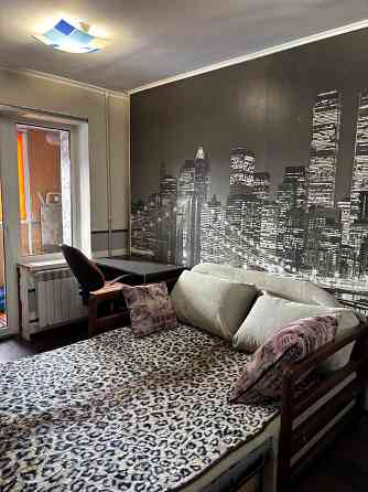 Продам двухкомнатную квартиру на Жарикова Донецк