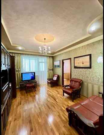 Сдам 2-х комн в Новострое Калининском р-не 100 м2. Два санузла. Накопительный бак. Ремонт. Паркинг. Донецк