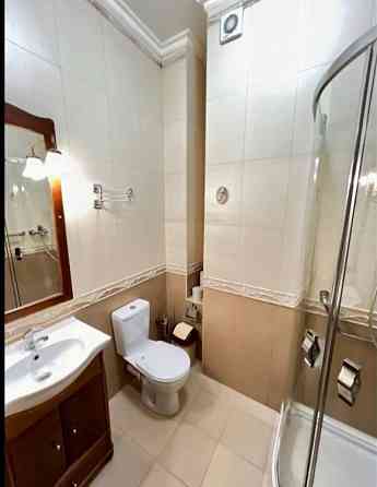 Сдам 2-х комн в Новострое Калининском р-не 100 м2. Два санузла. Накопительный бак. Ремонт. Паркинг. Донецк