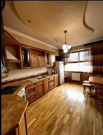 Сдам 2-х комн в Новострое Калининском р-не 100 м2. Два санузла. Накопительный бак. Ремонт. Паркинг. Донецк