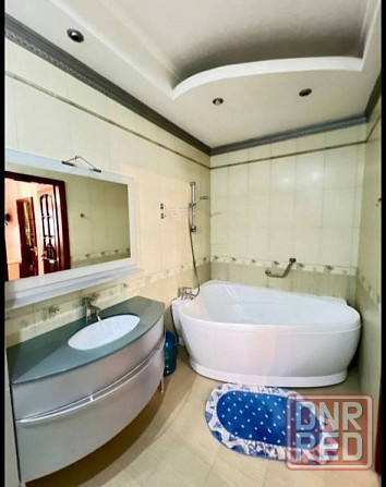 Сдам 2-х комн в Новострое Калининском р-не 100 м2. Два санузла. Накопительный бак. Ремонт. Паркинг. Донецк - изображение 1