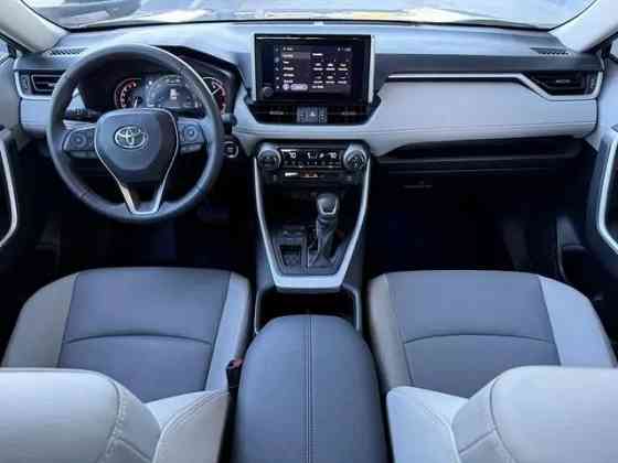 Neatly Used 2023 Toyota RAV4 XLE Premium Санкт-Петербург
