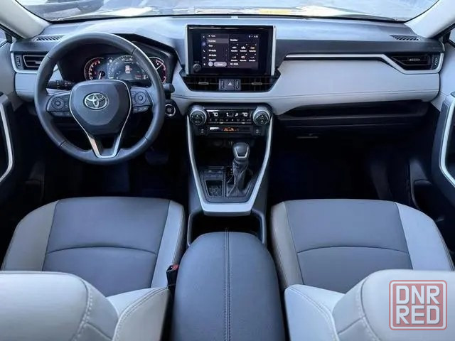 Neatly Used 2023 Toyota RAV4 XLE Premium Санкт-Петербург - изображение 2