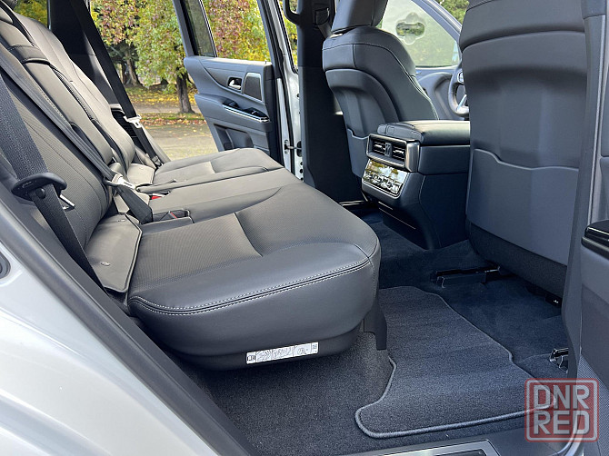 Fairly Used 2022 Lexus LX 600 Premium Москва - изображение 3