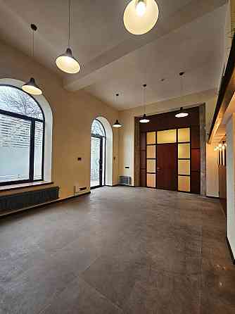 Офис с отдельным входом и ремонтом, б.Шевченко/ул.Марии Ульяновой Донецк