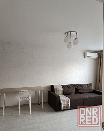 Сдаётся просторная однокомнатная квартира (40 кв. м) в Пролетарском районе Донецка Донецк - изображение 1